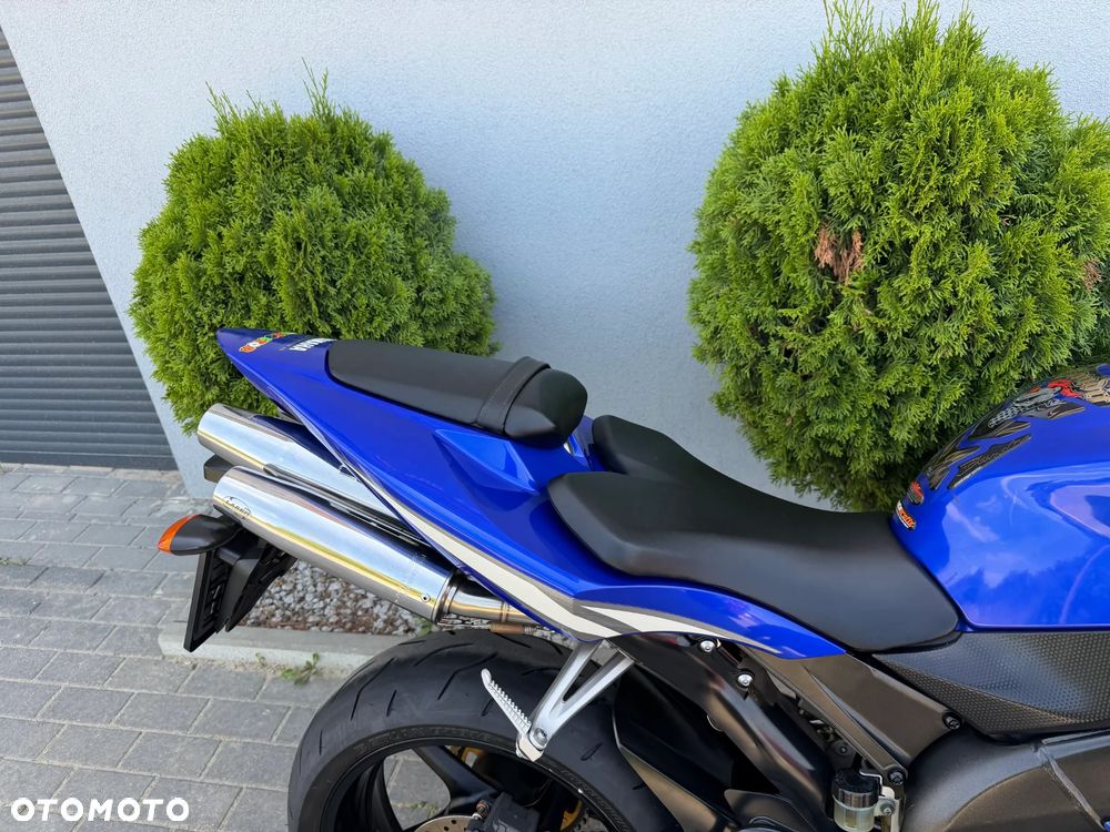 Yamaha R1 - 20