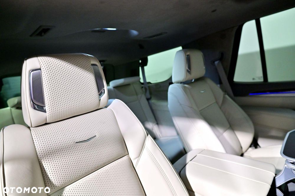 Cadillac Escalade - 24