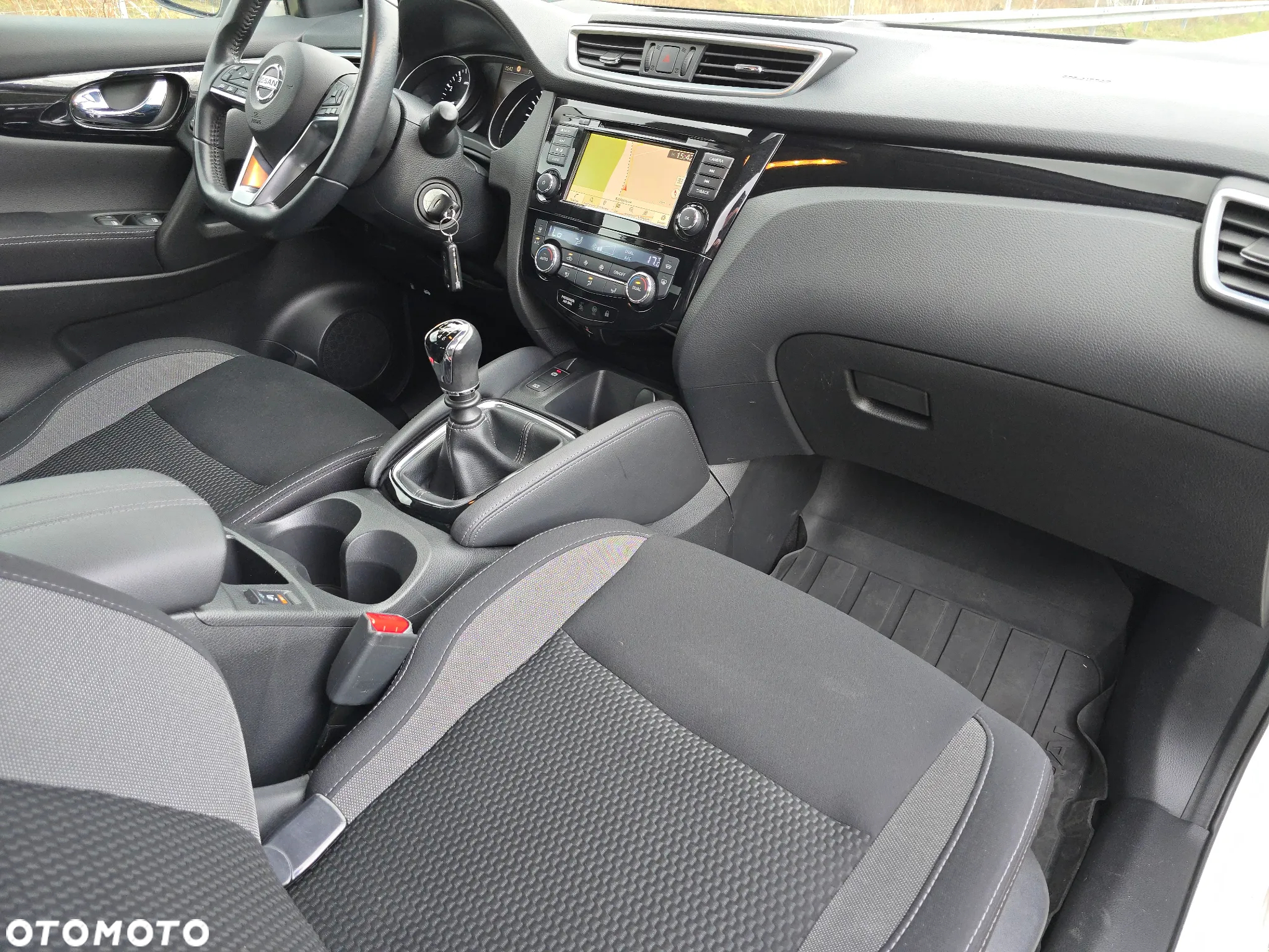 Nissan Qashqai 1.3 DIG-T Tekna - 15