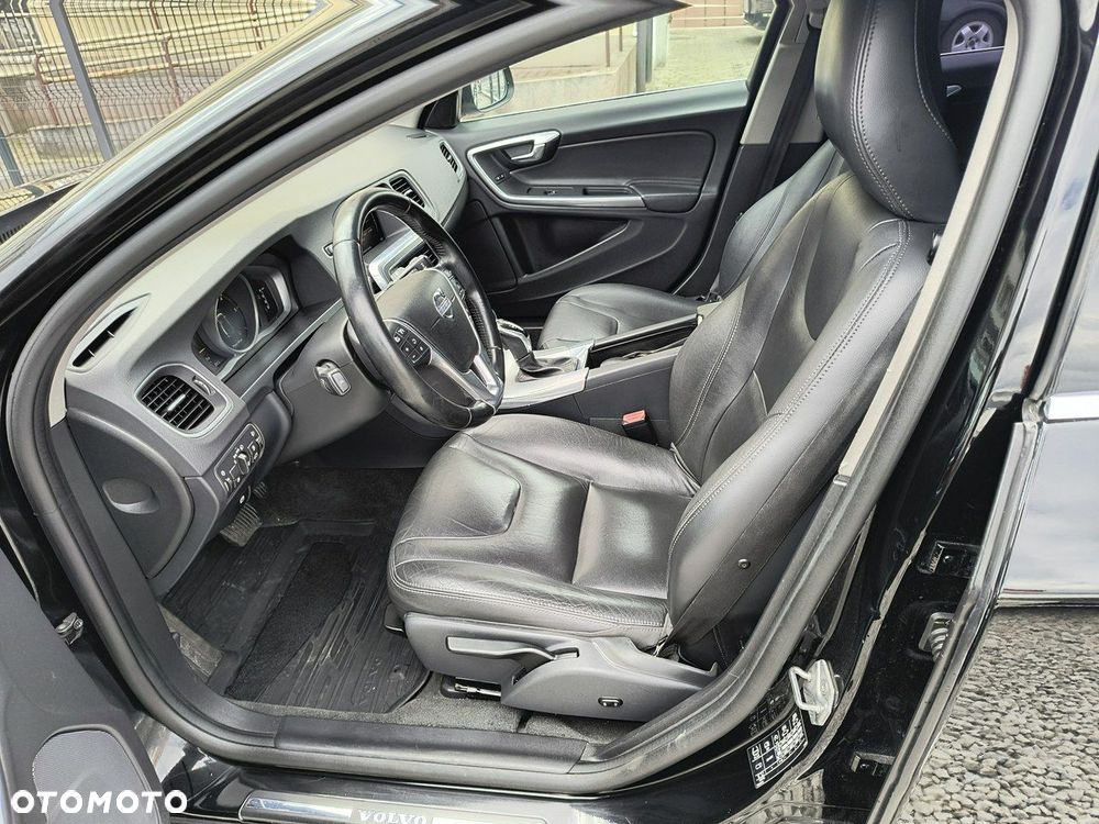 Volvo S60 D2 Drive-E Momentum - 9