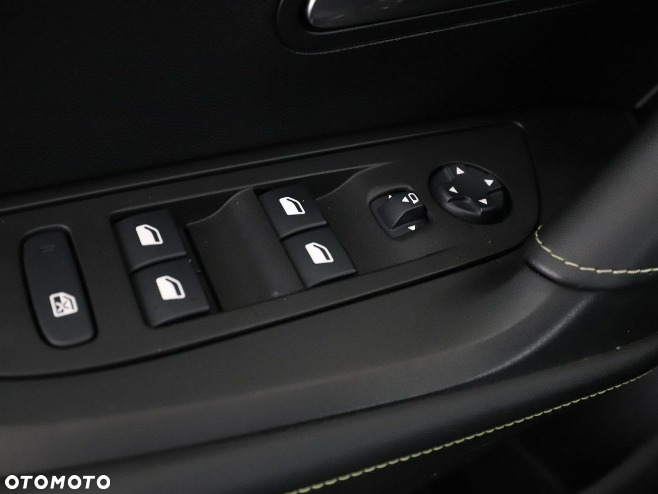 Peugeot 2008 1.2 PureTech GT Line S&S - 38