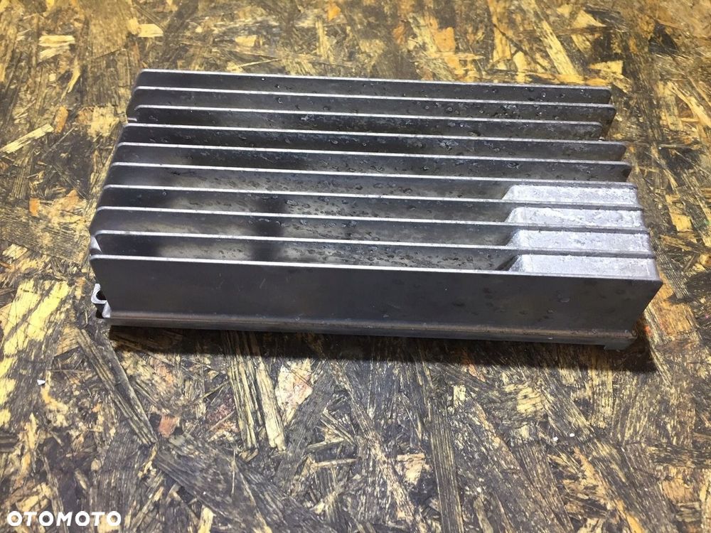 AUDI A4 B8 A5 8T WZMACNIACZ BANG OLUFSEN 8T0035223S - 5