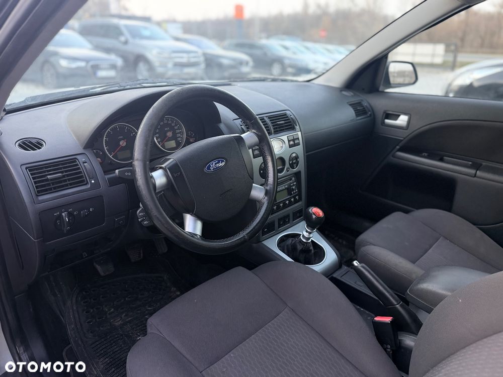 Ford Mondeo 2.0 Ghia - 7