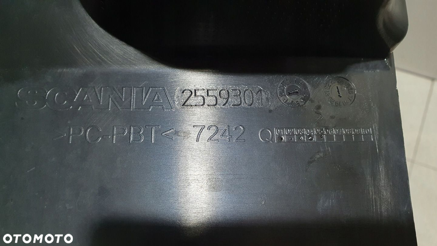 Stopień Stopnica Osłona wnęka Lewa Scania R S NTG - 8