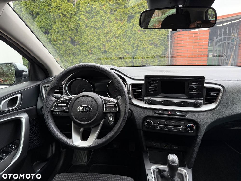Kia Ceed - 13
