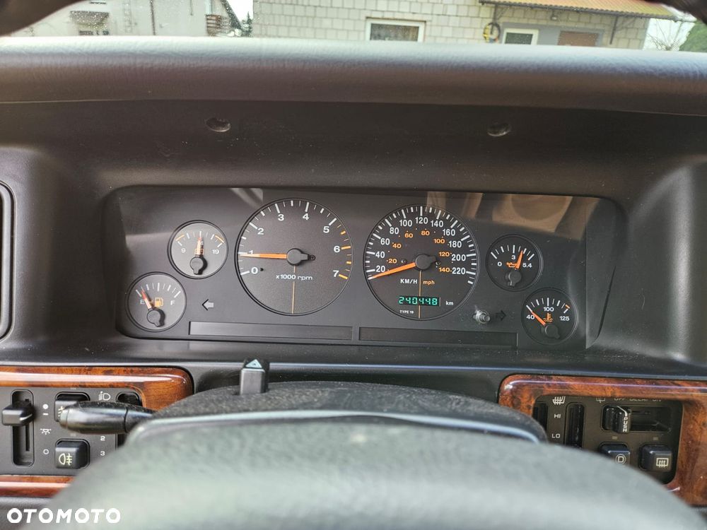 Jeep Grand Cherokee - 16