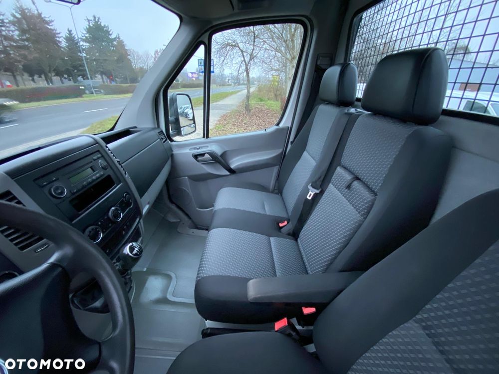 Volkswagen CRAFTER 2,0 TDI 136KM SKRZYNIOWY 350x215 KLIMATYZACJA - 34