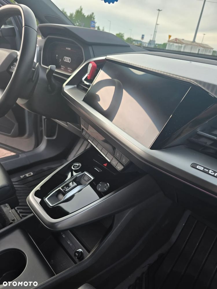 Audi Q4 e-tron 35 52kWh S Line - 16