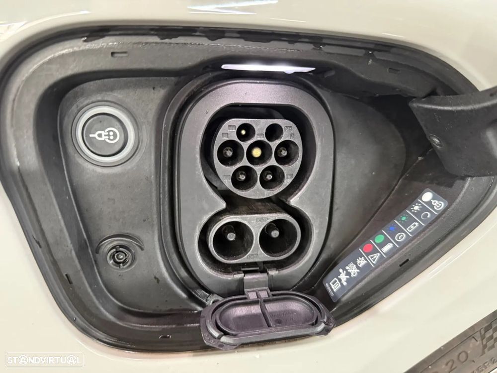 Porsche Taycan Standard - 32