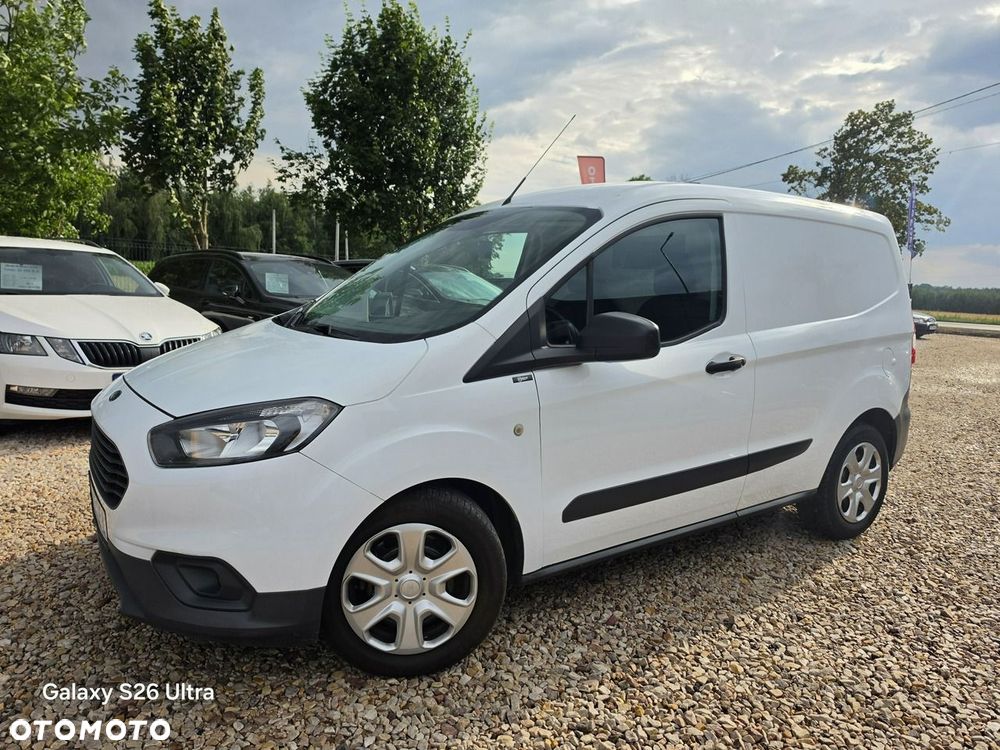 Ford Transit Courier - 8