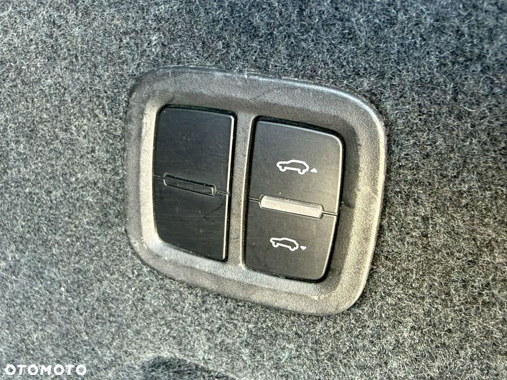 Porsche Cayenne - 16