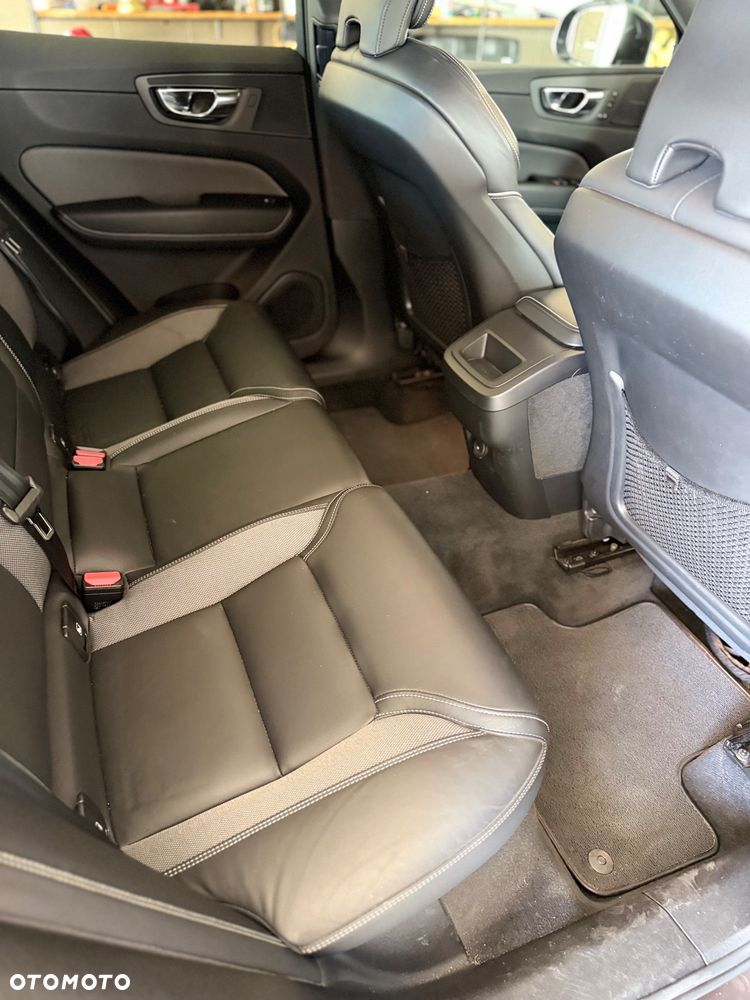 Volvo XC 60 B4 D Geartronic RDesign - 27