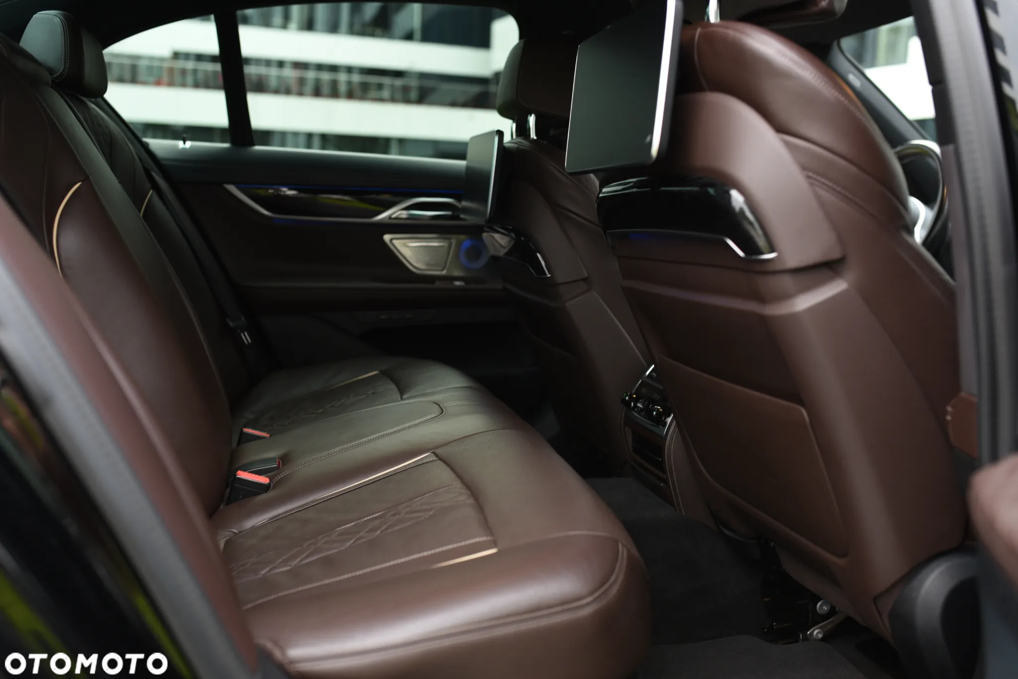 BMW Seria 7 740d xDrive - 32