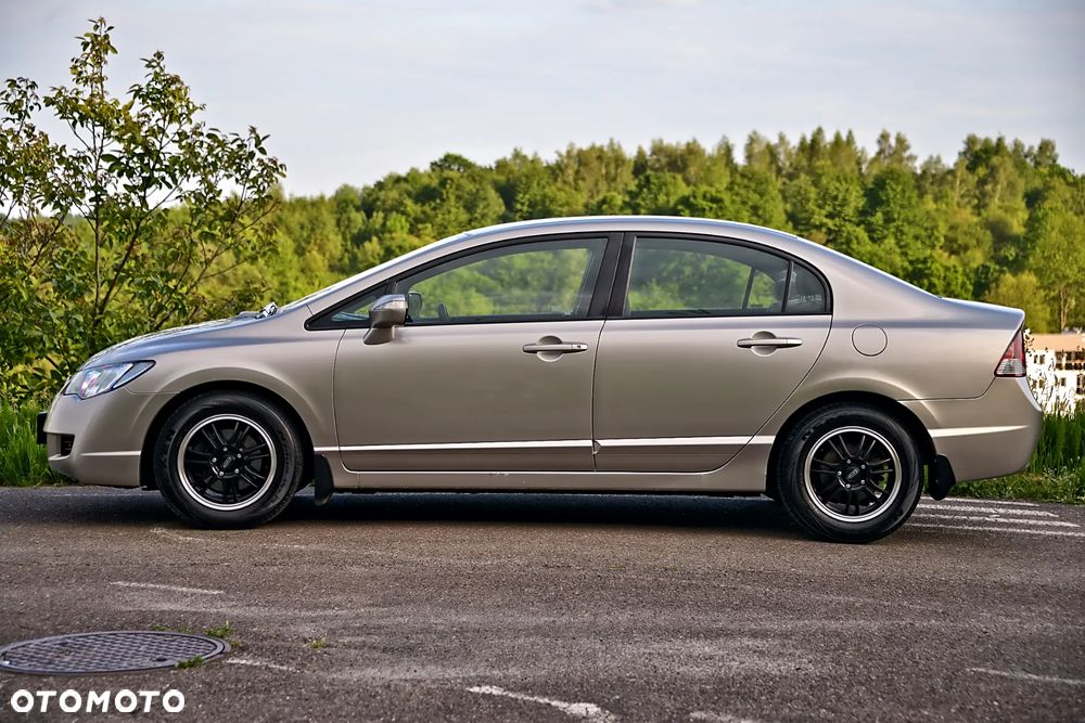 Honda Civic 1.8 Executive - 21