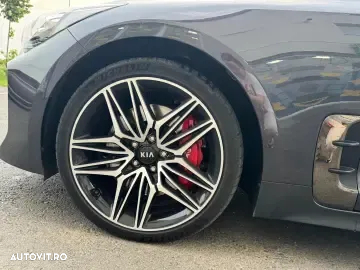 Kia Stinger 3.3 T-GDI 8AT AWD GT - 6