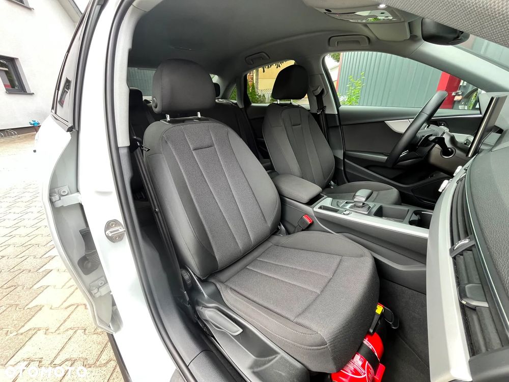 Audi A4 Limousine 35 TFSI mHEV S Line S tronic - 14