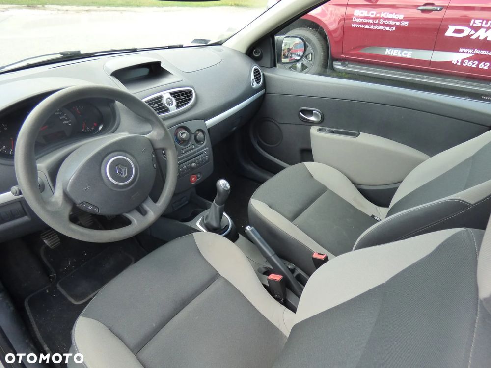 Renault Clio - 8