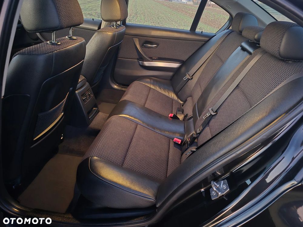 BMW Seria 3 318i Edition Exclusive - 17