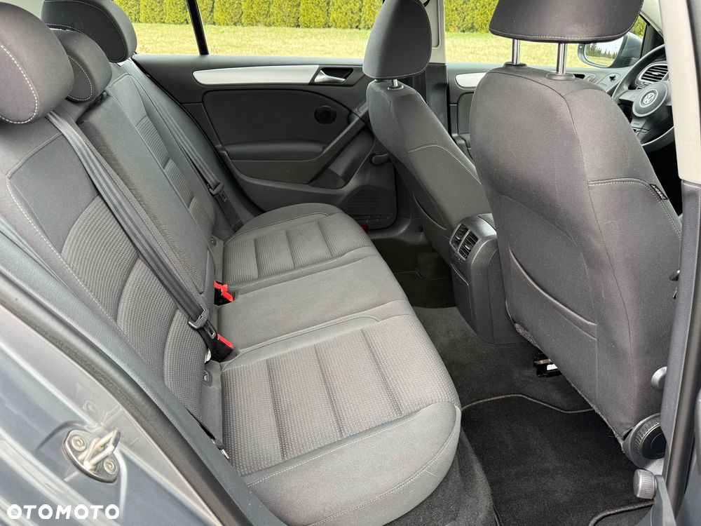 Volkswagen Golf - 27