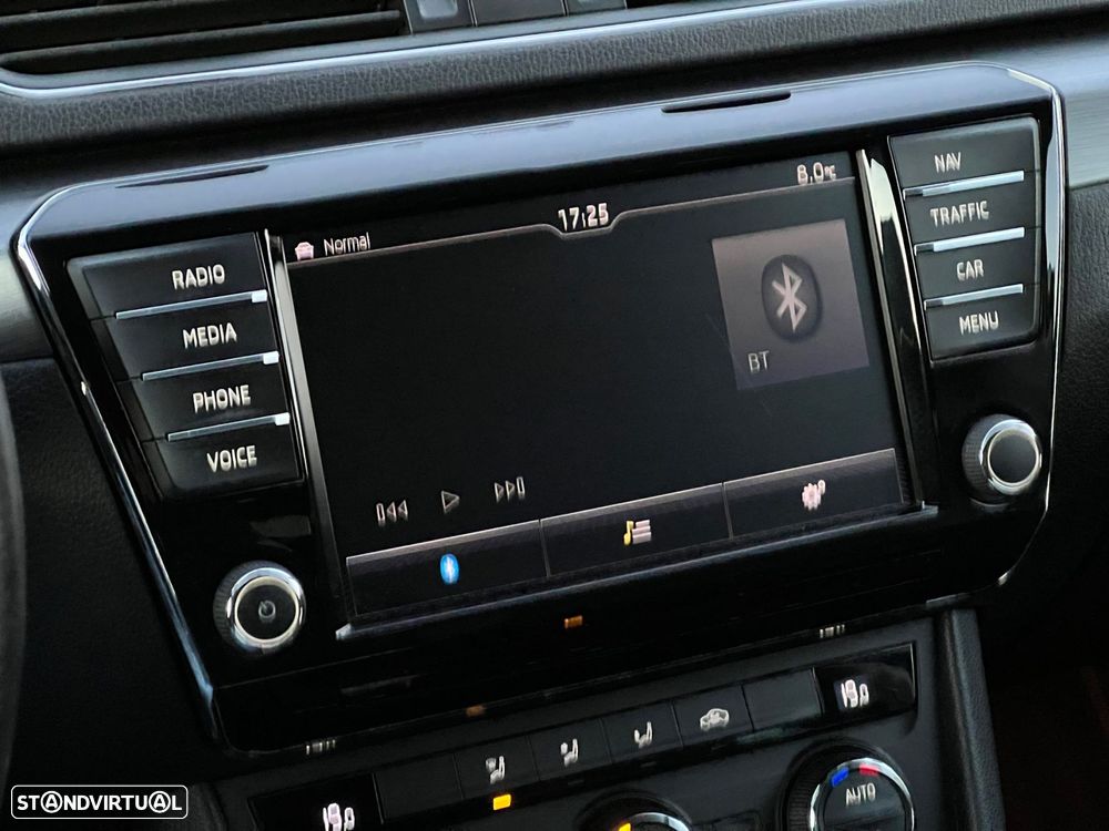 Skoda Superb 2.0 TDI Sportline - 15