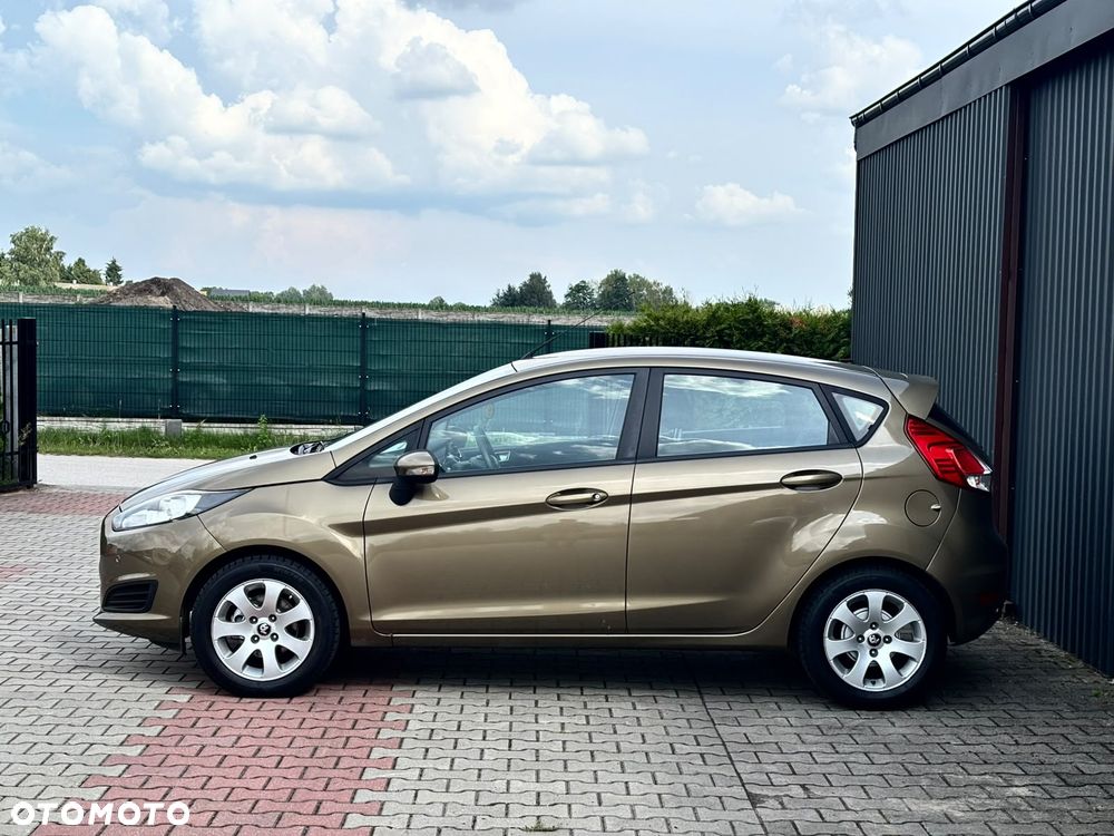 Ford Fiesta 1.25 Ghia - 11