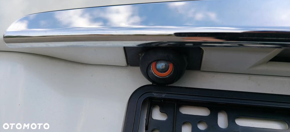 Toyota Prius (Hybrid) Executive - 27