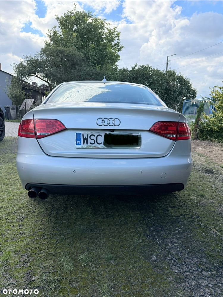 Audi A4 Limousine - 11