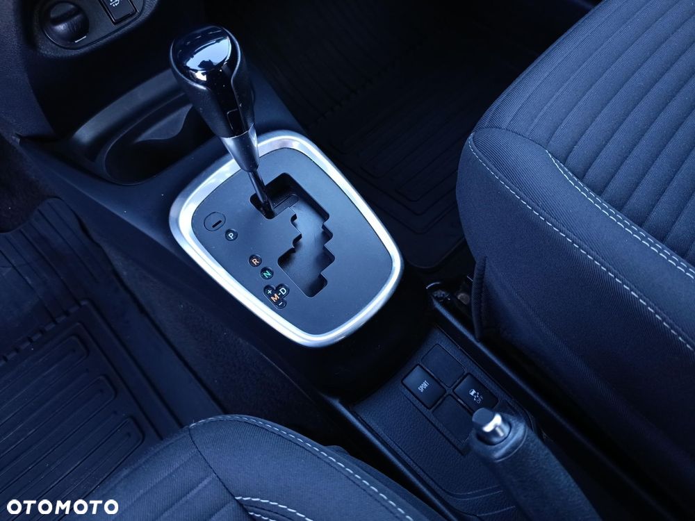 Toyota Yaris 1.5 Premium CVT - 13