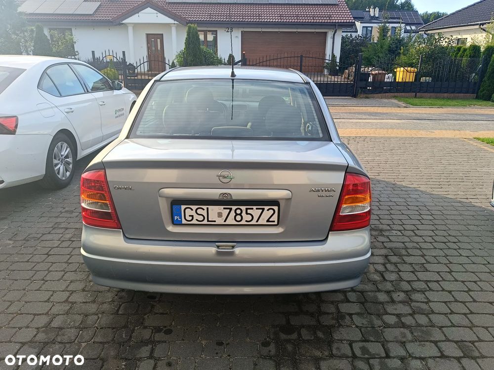 Opel Astra 1.8 Elegance - 1