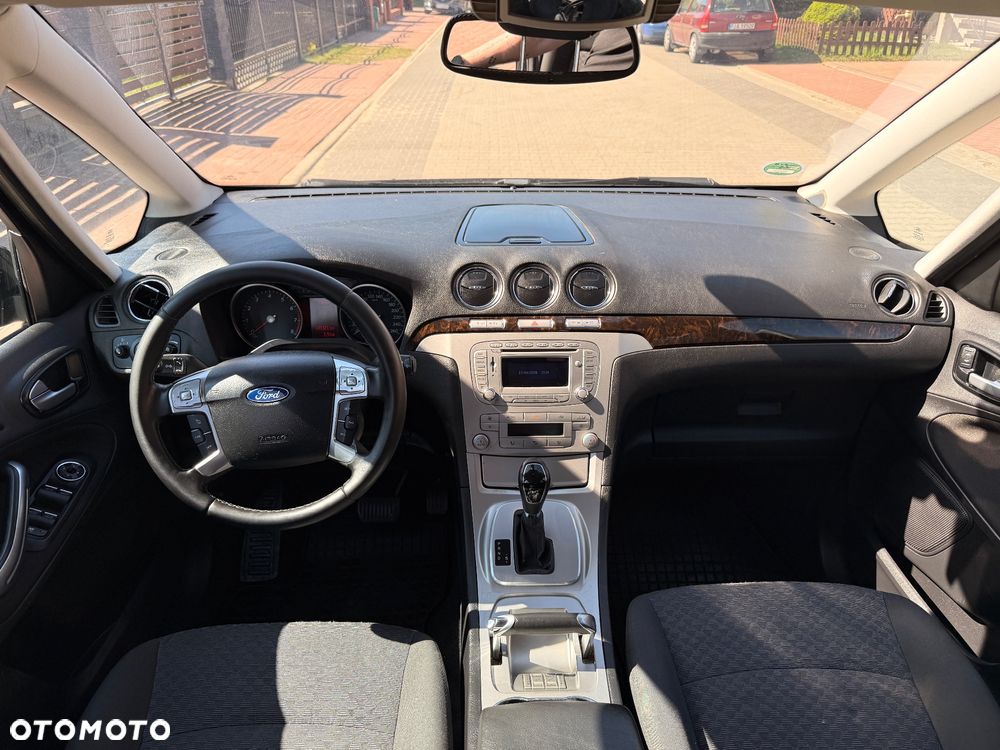 Ford Galaxy 2.3 Ghia - 11