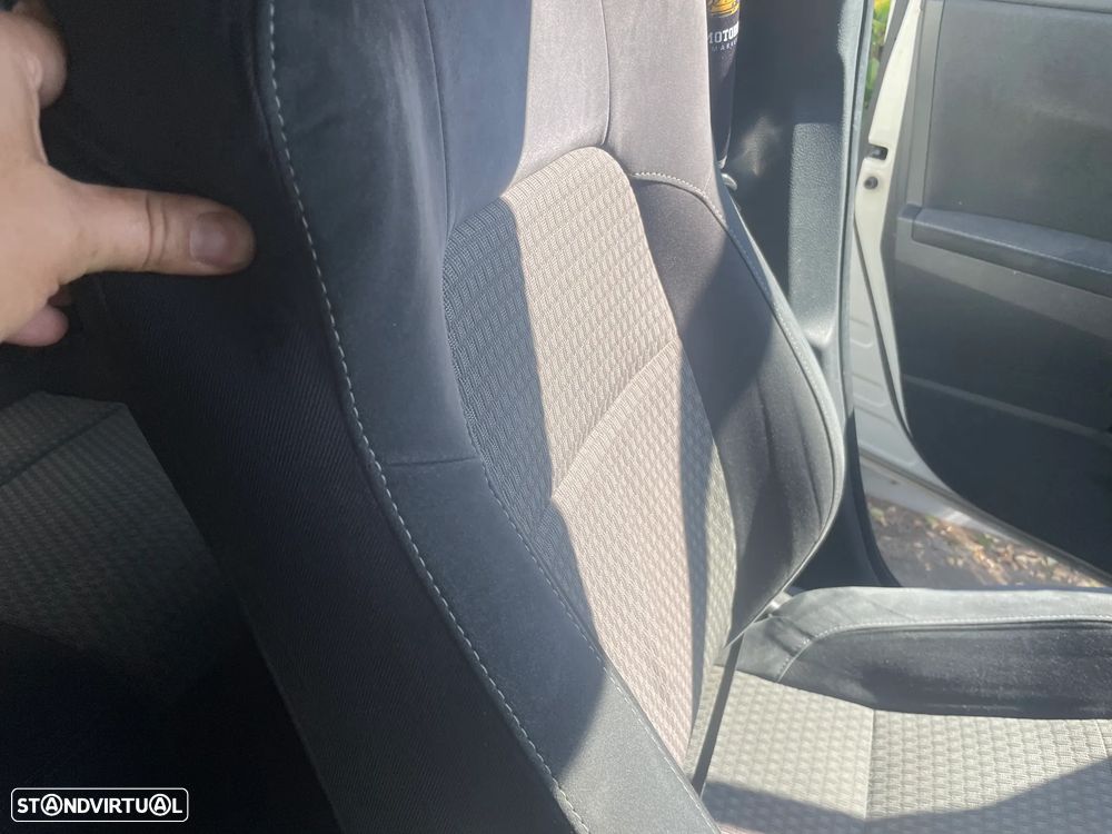 Toyota Auris Touring Sports 1.8 HSD Comfort +P.Techno+P.Sport - 42