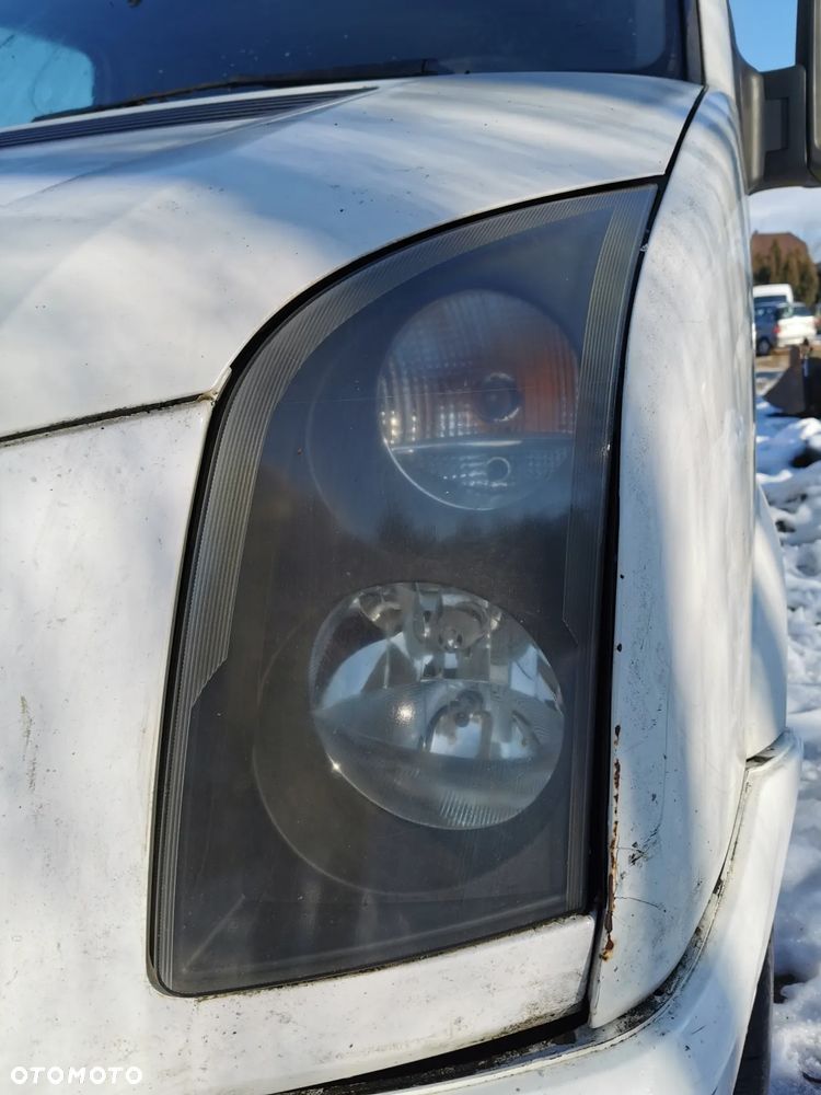 Lampy przód prawa, lewa i tył Volkswagen Crafter 2,5 tdi 2010r - 2