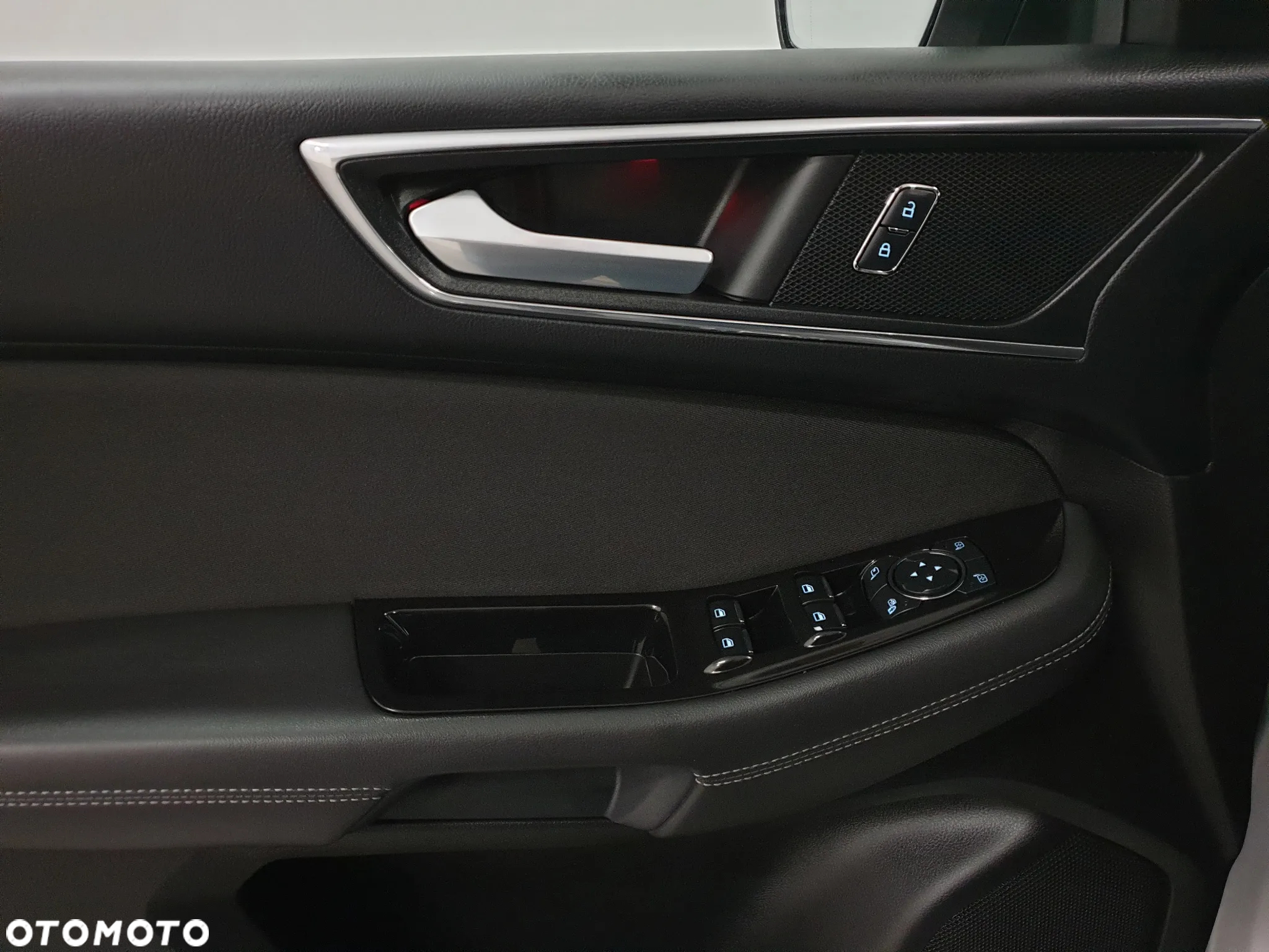 Ford S-Max 2.0 TDCi Titanium PowerShift - 7