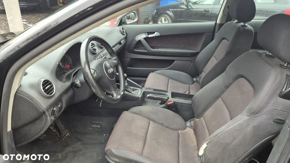 Audi A3 3-drzwiowe 2.0 FSI Ambiente - 13