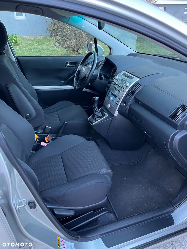 Toyota Corolla Verso 1.8 Sol - 13