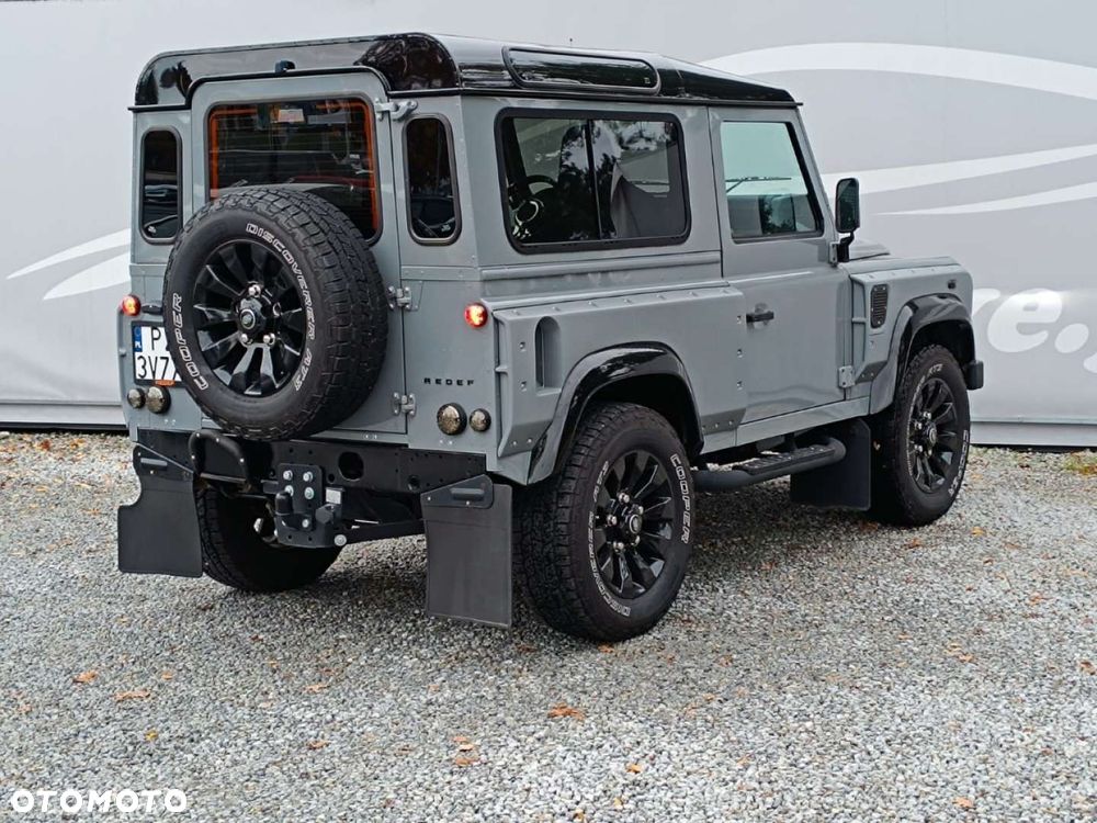 Land Rover Defender - 18