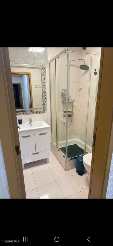 T3 em Marvila com 2 casas de banho e elevador - Grande imagem: 5/10