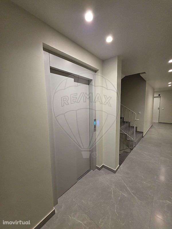 Apartamento T2 para arrendamento - Grande imagem: 2/19