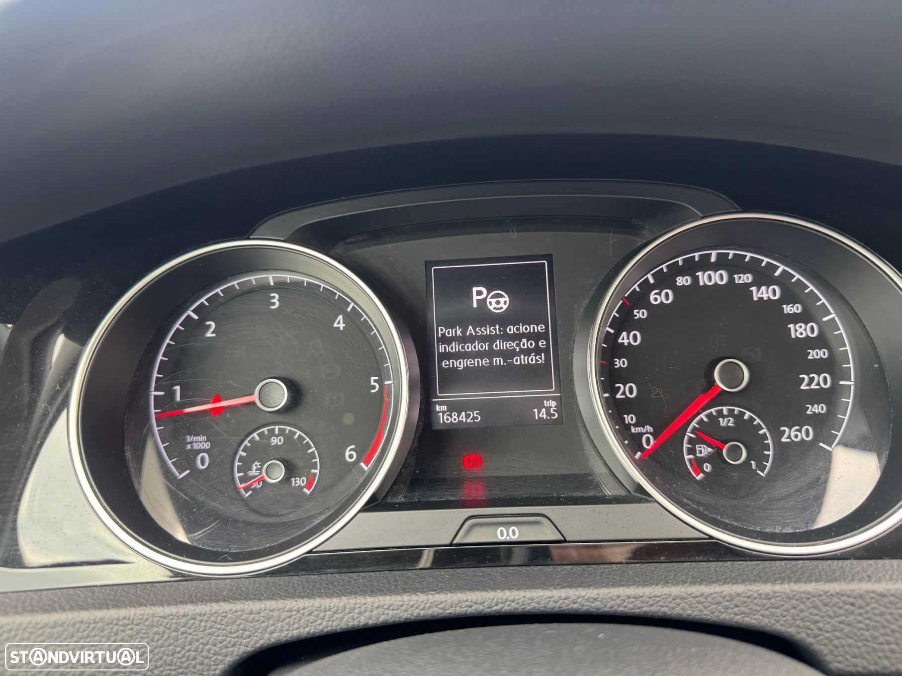 VW Golf 1.6 TDI BlueMotion Allstar - 16