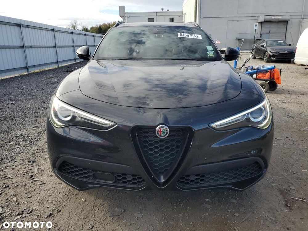 Alfa Romeo Stelvio - 6