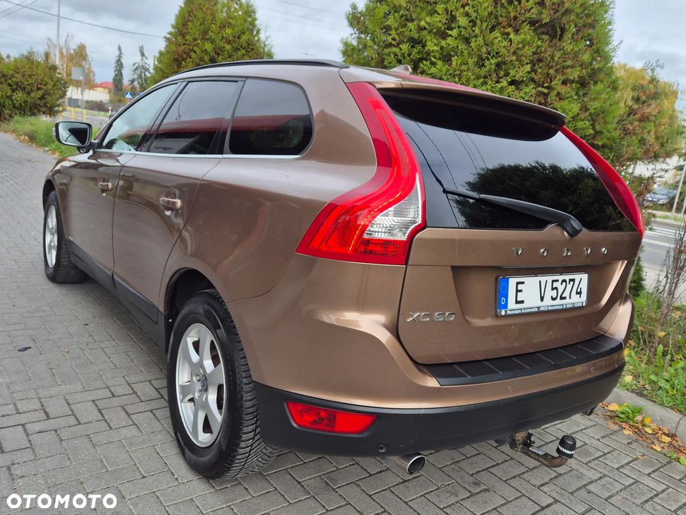 Volvo XC 60 2.4D AWD Momentum - 10