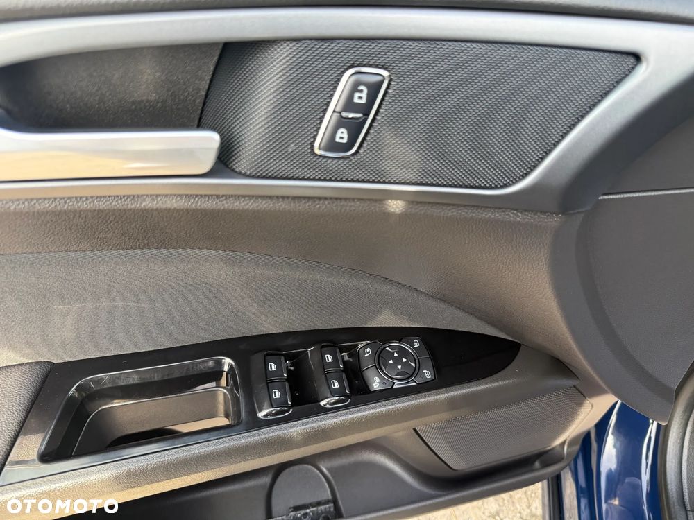 Ford Mondeo - 12