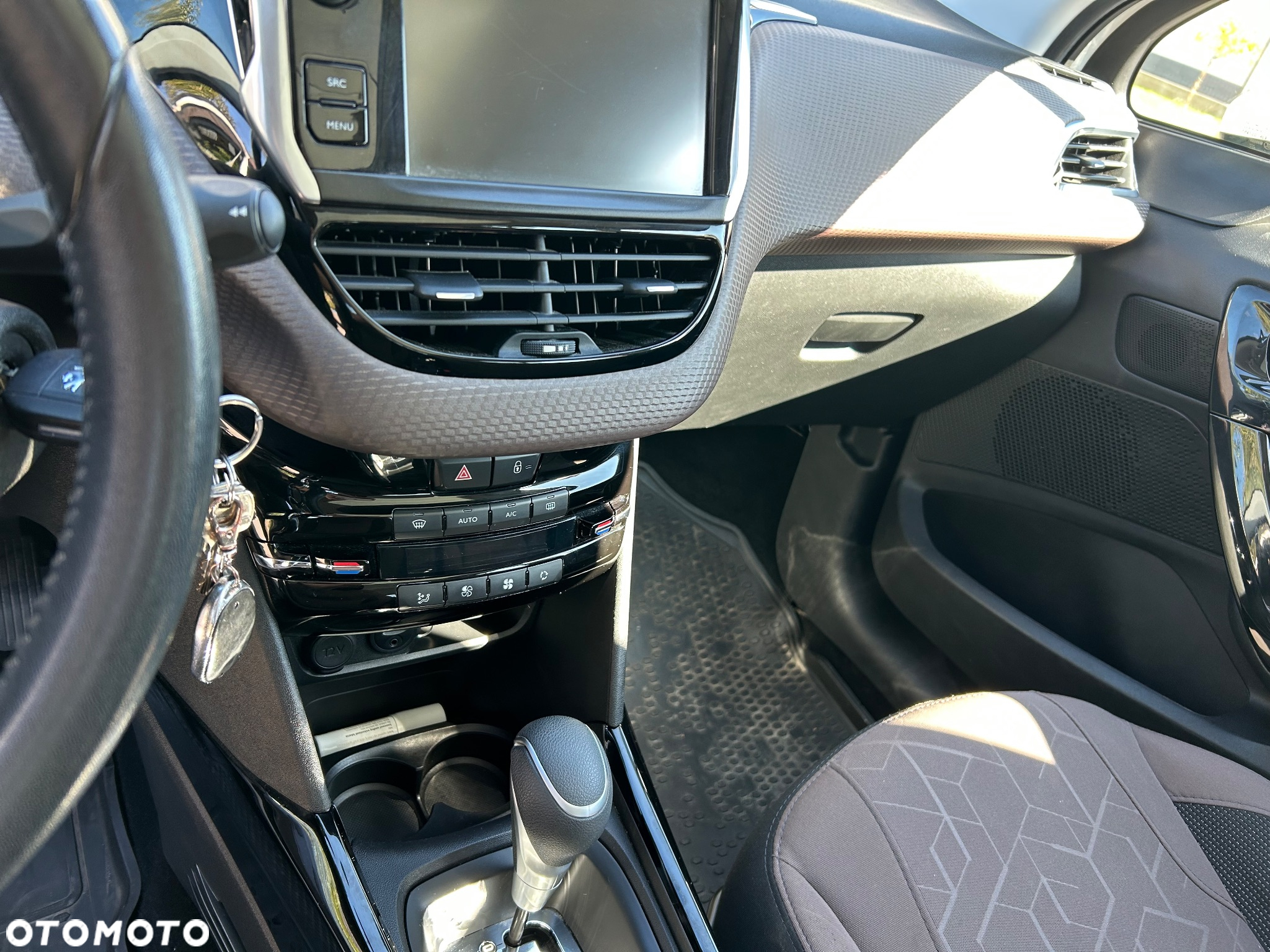 Peugeot 2008 - 11