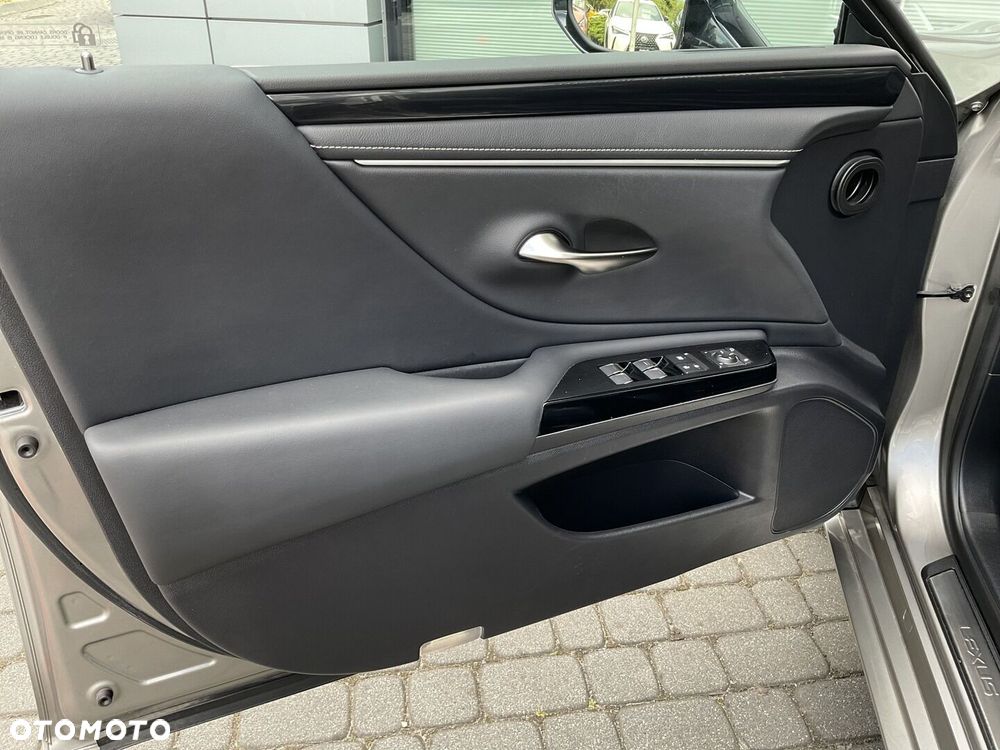 Lexus ES 300h Business Edition - 20