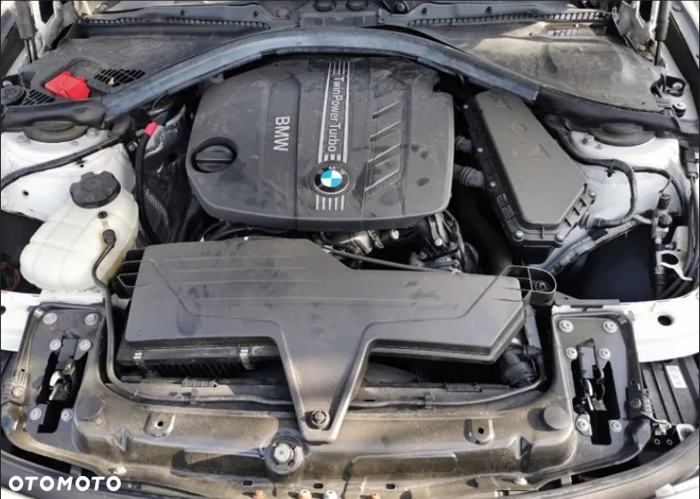 BMW Seria 3 318d Touring Sport Line - 19