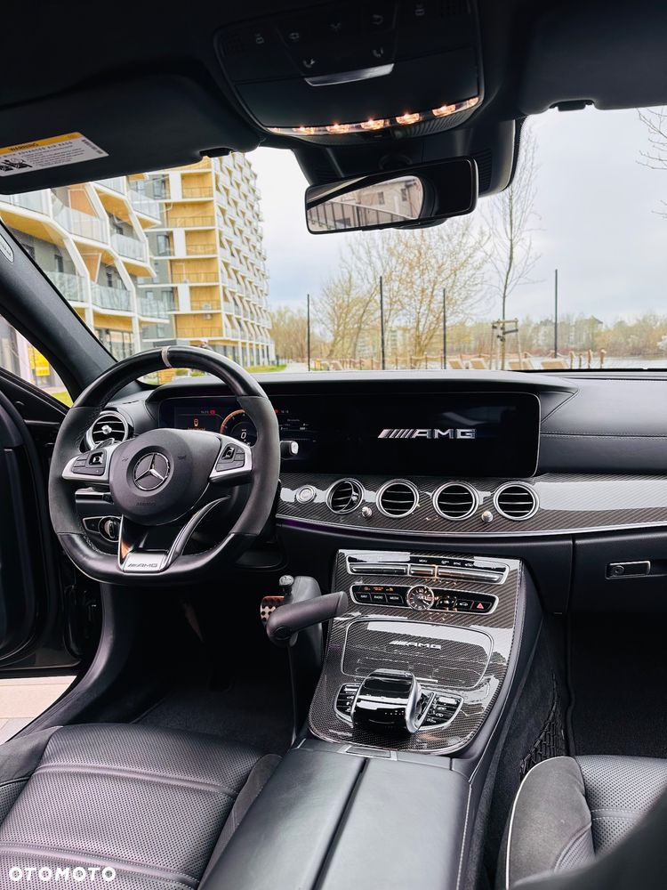 Mercedes-Benz Klasa E AMG 63 S 4-Matic+ - 18