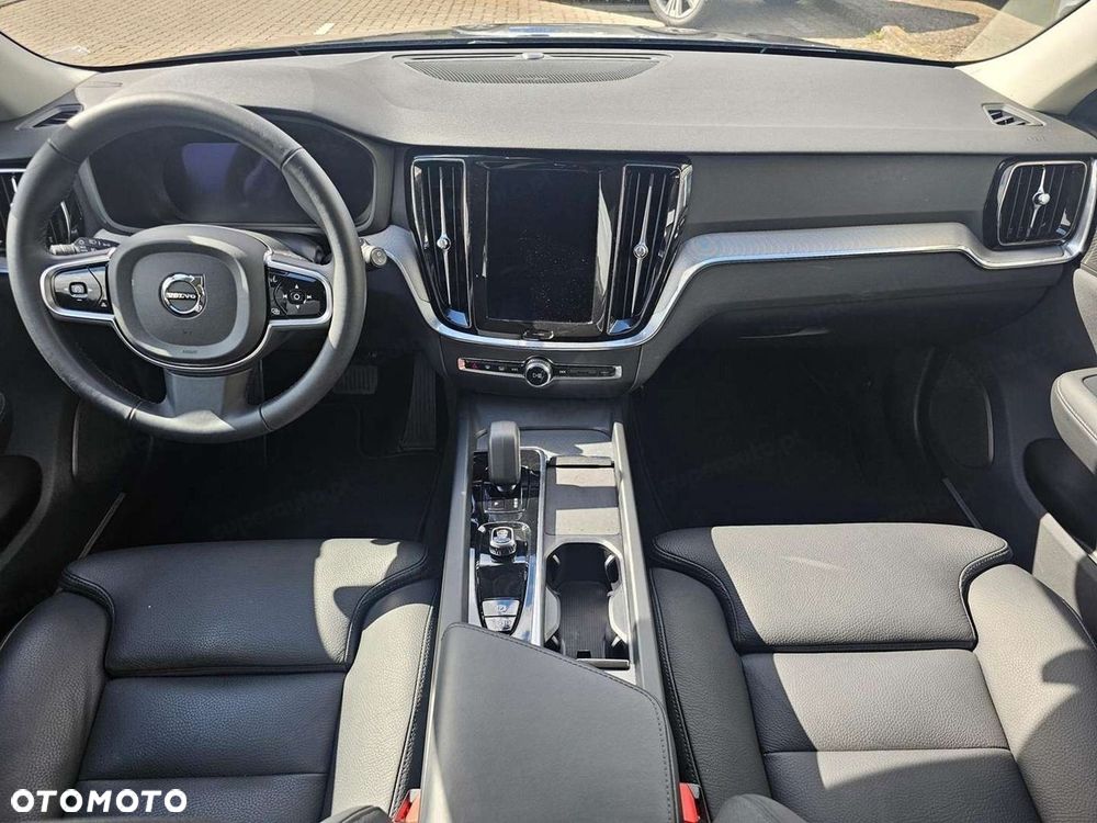 Volvo V60 B4 B Plus Dark - 8