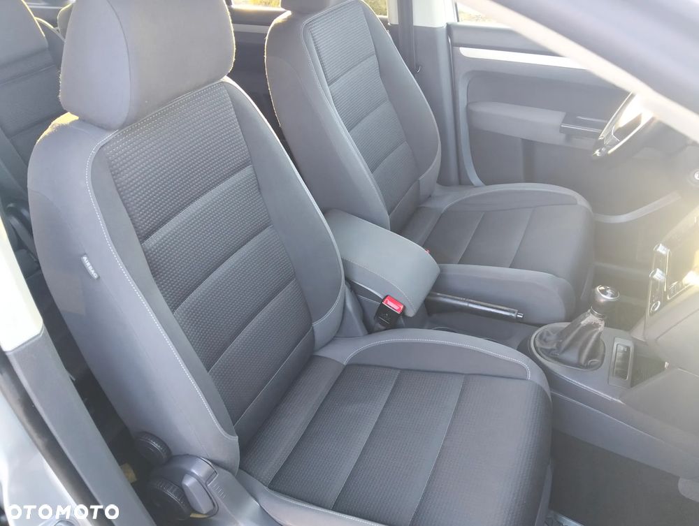 Volkswagen Touran 1.6 - 13