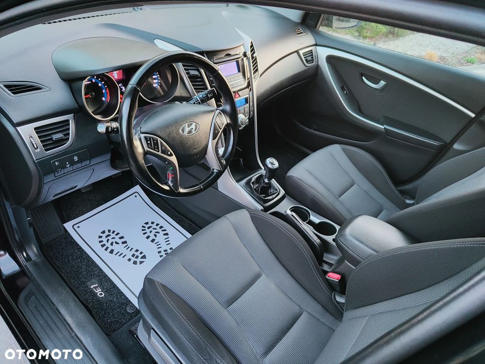 Hyundai i30 blue Kombi 1.6 GDi Style - 13