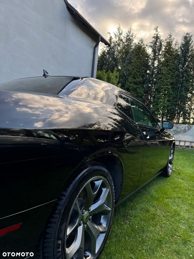 Dodge Challenger - 9